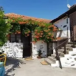 A Cancela House Arouca Paiva Walkways